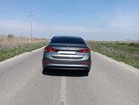Hyundai Elantra-2