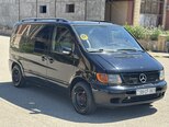 Mercedes V 220-2