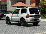 Mitsubishi Pajero-8