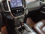 Toyota Land Cruiser-8