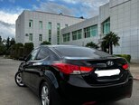 Hyundai Elantra-12