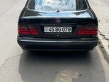 Mercedes E 270-5