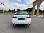 Hyundai Accent-12