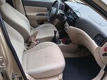 Hyundai Accent-15