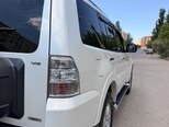Mitsubishi Pajero-11