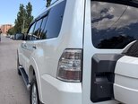 Mitsubishi Pajero-10