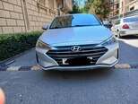 Hyundai Elantra-1