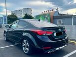 Hyundai Elantra-5