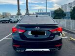 Hyundai Elantra-8