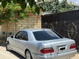 Mercedes E 200-13