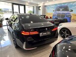BMW 550e-17