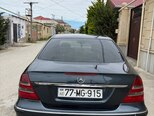 Mercedes E 220-3