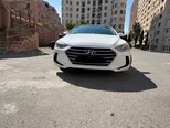 Hyundai Elantra-1