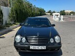 Mercedes E 220-1