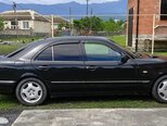 Mercedes E 280-9