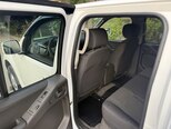 Nissan Navara-11