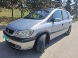 Opel Zafira-1