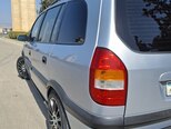 Opel Zafira-5