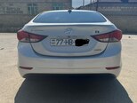 Hyundai Elantra-12
