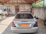 Mercedes E 240-2