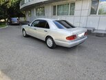 Mercedes E 240-5