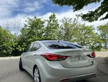 Hyundai Elantra-8