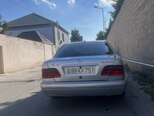 Mercedes E 230-4