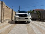 Toyota Land Cruiser-7