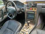 Mercedes E 270-9