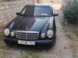 Mercedes E 300-1