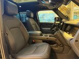 Land Rover Defender-10