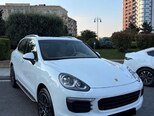 Porsche Cayenne-1