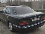 Mercedes E 220-2