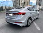 Hyundai Elantra-7