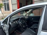 Nissan Tiida-4