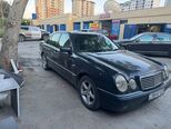 Mercedes E 220-1