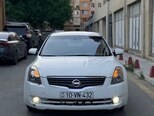 Nissan Altima-1