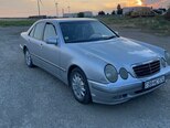Mercedes E 270-5