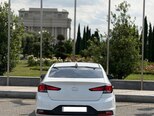 Hyundai Elantra-2