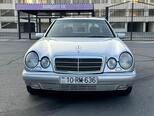 Mercedes E 240-1