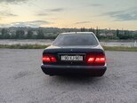 Mercedes E 240-6