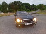 Mercedes E 240-1