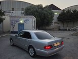 Mercedes E 220-10