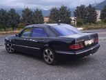 Mercedes E 240-5
