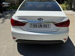 Hyundai Sonata-4