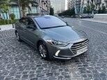 Hyundai Elantra-12