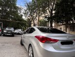 Hyundai Elantra-6