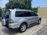 Mitsubishi Pajero-5