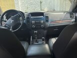Mitsubishi Pajero-11