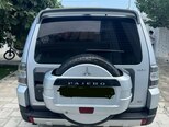 Mitsubishi Pajero-4